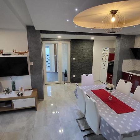 Apartma Lara Lesicno Exterior photo