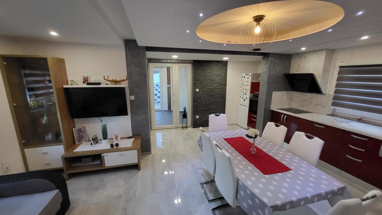 Apartma Lara Lesicno Exterior photo