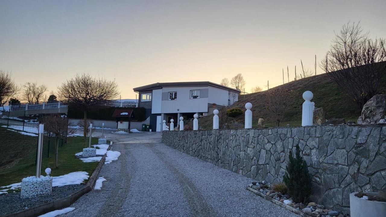 Apartma Lara Lesicno Exterior photo