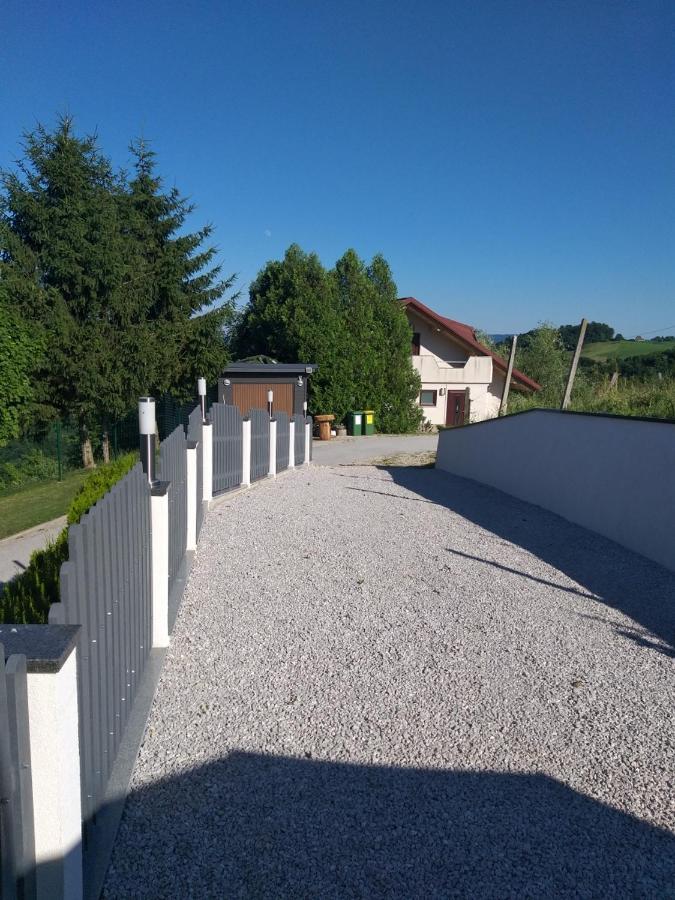 Apartma Lara Lesicno Exterior photo